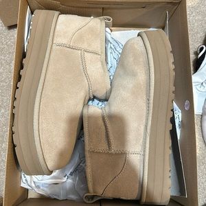 women’s platform uggs